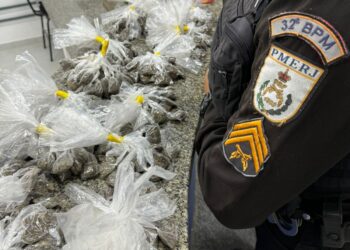 PM prende dois acusados de tráfico de drogas em Conceição de Macabu