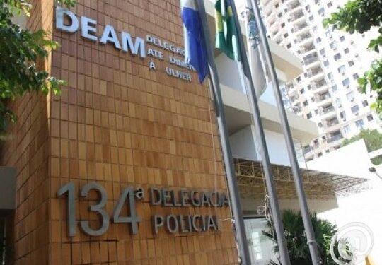 Homem é preso após quebrar copo na cabeça de companheira na Pecuária, em Campos