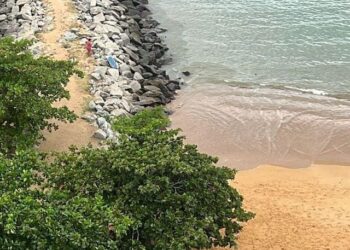Praia de Imbetiba está imprópria para banho, diz INEA