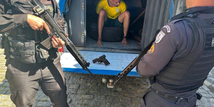 Ação policial resulta na prisão de gerente de tráfico em Casimiro de Abreu