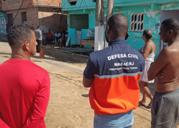 Seguem ações de assistência às famílias atingidas pela ressaca do mar, no bairro Fronteira, em Macaé
