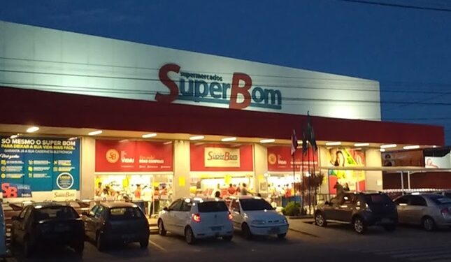 Super Bom, em Campos, é arrombado e criminoso foge após furtar diversos materiais