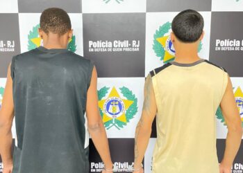Polícia Civil de Macaé prende dois homens por tráfico de drogas na Comunidade da Linha