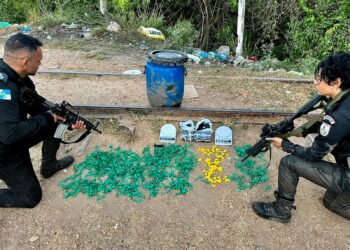 PM desmobiliza acampamento do tráfico e apreende drogas nas Malvinas, em Macaé