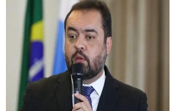 Relator do TRE-RJ vota pela cassação de Cláudio Castro e vice