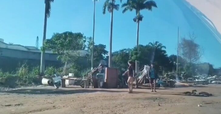 Acampamento para uso de drogas é desmontado em Macaé