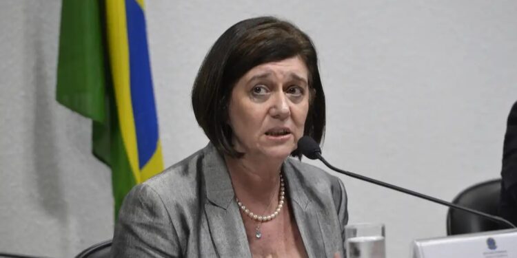 Magda Chambriard toma posse como presidente da Petrobras