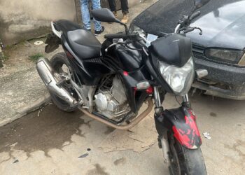 Motocicleta usada em assaltos em Macaé é recuperada pelo 32º BPM; criminoso continua foragido