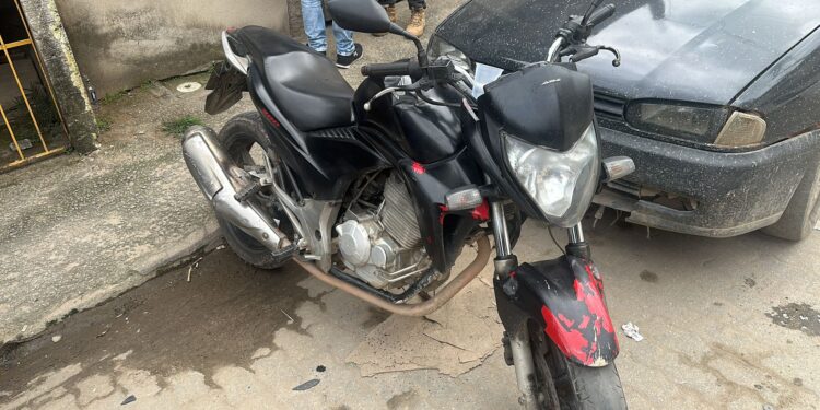 Motocicleta usada em assaltos em Macaé é recuperada pelo 32º BPM; criminoso continua foragido