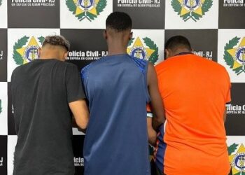 Equipe da 123ªDP prende traficantes no bairro Cajueiros, em Macaé