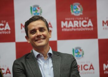 MPRJ ajuíza ação de improbidade contra o prefeito de Maricá por autopromoção com o uso do serviço de transporte gratuito