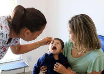 Vacinação contra poliomielite segue até 14 de junho