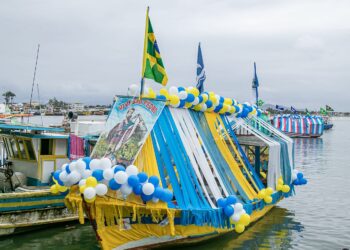 Procissão da Festa dos Pescadores emociona participantes