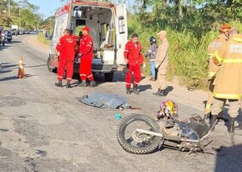 Mulher morre em acidente grave na RJ-106 em Rio das Ostras
