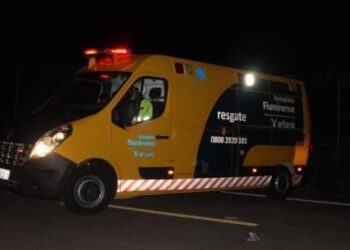 Homem morre em colisão entre moto e carro na BR-101