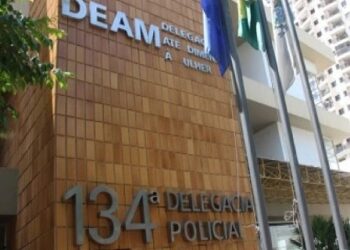 Pai é preso após agredir e ameaçar de morte a própria filha na Penha, em Campos