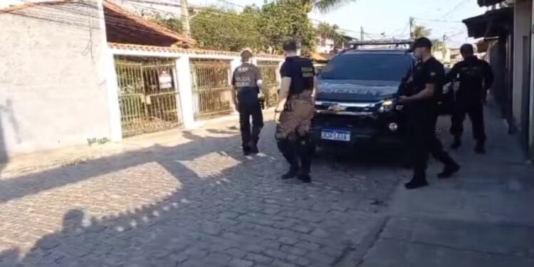 PF faz operação contra casal suspeito de crimes cibernéticos em Cabo Frio