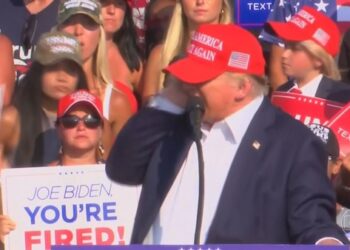 Comício de Trump é interrompido após sons de tiros, na Pensilvânia