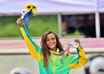Paris 2024: Rayssa Leal conquista bronze no skate street feminino