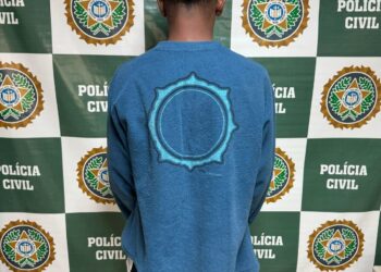 Homem é preso em Campos após agredir e perseguir companheira até a delegacia