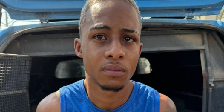 PM prende homem suspeito de atirar contra clientes de bar em Rio das Ostras e deixar dois mortos