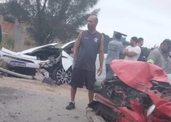 Acidente na RJ-102 em Arraial do Cabo deixa duas pessoas mortas