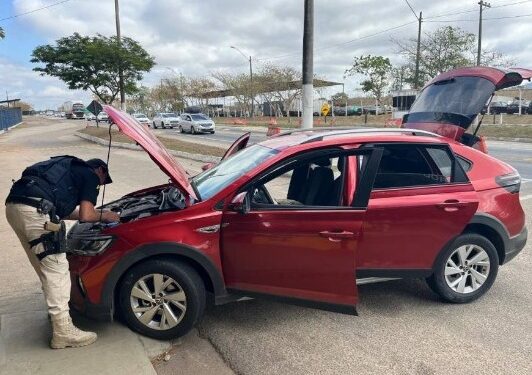 Homem é detido com carro roubado na BR-101, em Campos