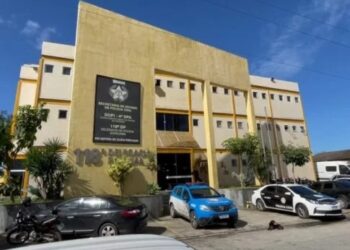 Forças de segurança combatem o tráfico de drogas e capturam foragidos em Araruama