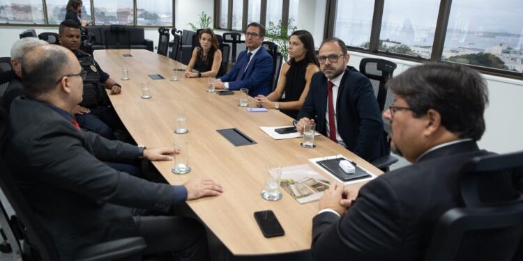 MPRJ e Maricá realizam a primeira reunião de trabalho para o combate às construções irregulares