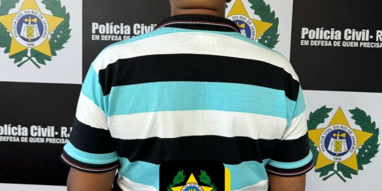 Traficante é preso pela Polícia Civil, no bairro Imbetiba, em Macaé