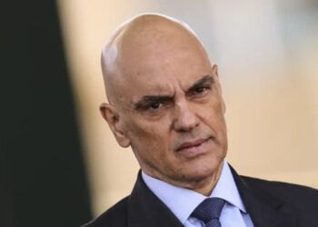 Moraes determina suspensão da rede social X no Brasil