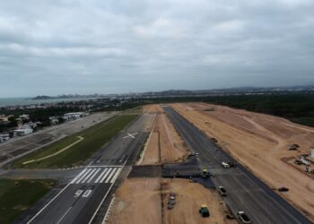 Construção da nova pista do Aeroporto de Macaé chega a 80%