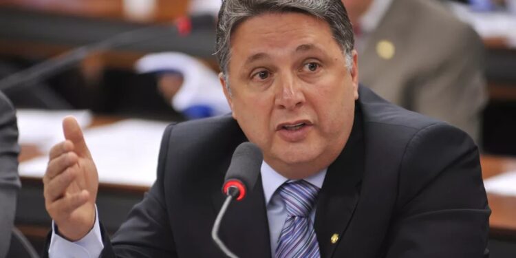 MPE pede a impugnação da candidatura a vereador de Anthony Garotinho, condenado por improbidade