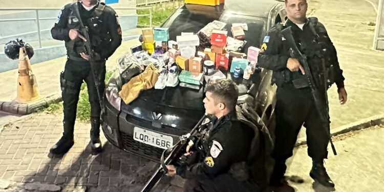 PM prende assaltantes e recupera carga roubada dos Correios, em Rio das Ostras