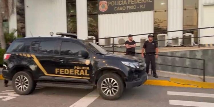 Operação da PF contra fraudes previdenciárias prende três pessoas na Região dos Lagos