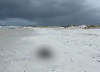 Homem é encontrado morto após afogar na Praia das Dunas, em Cabo Frio