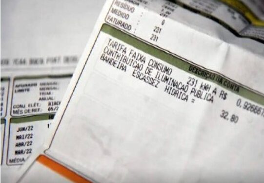 Conta de energia elétrica fica mais cara a partir de hoje