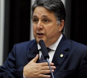 Garotinho ganha em Brasília e anula decisão que o impedia de ser candidato