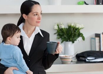 Pela 1ª vez, há mais mulheres no comando da casa do que como esposa do responsável, diz Censo