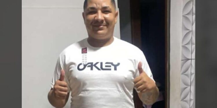 Veículo é alvejado a tiros em Macaé; Dois morreram