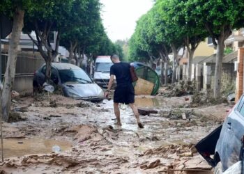 Pior enchente em décadas deixa 72 mortos em Valência, na Espanha