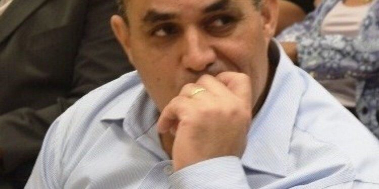 Caos Administrativo em Rio das Ostras: Gestão de Marcelino da Farmácia Deixa Serviços Essenciais à Beira do Colapso