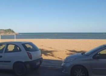 Homem desaparece ao tentar pegar bola no mar de Tamoios, em Cabo Frio