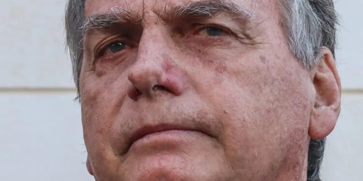 Bolsonaro atuou de forma “direta e efetiva” para tentar golpe, diz PF
