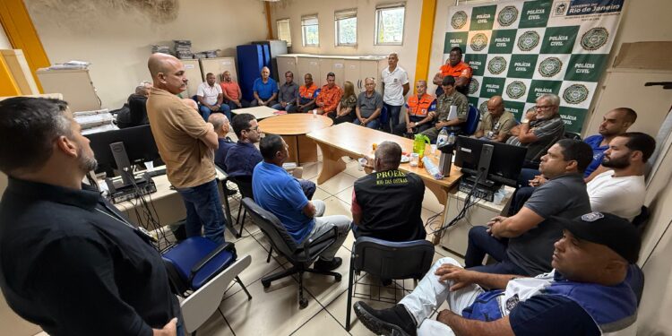 Prefeito Eleito de Rio das Ostras, Carlos Augusto, Convoca Reunião Estratégica de Segurança para o Verão