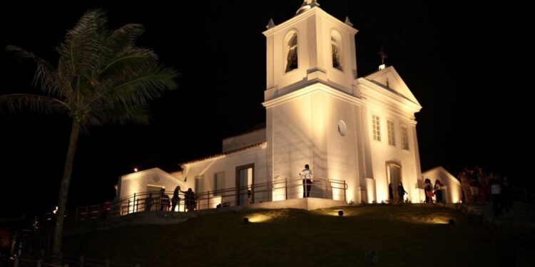 Igreja de São João Batista é reaberta após 17 anos fechada