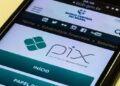 Receita alerta para golpes com taxa falsa sobre Pix