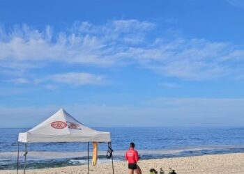 Bombeiros buscam por homem que desapareceu no mar em Maricá há três dias