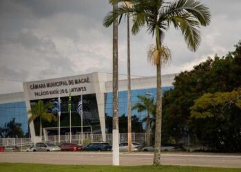 MPRJ obtém condenação de vereador e chefe de gabinete por rachadinha em Macaé