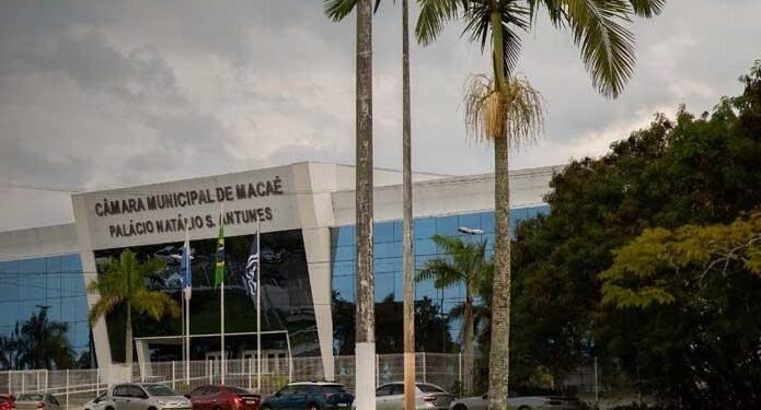 MPRJ obtém condenação de vereador e chefe de gabinete por rachadinha em Macaé